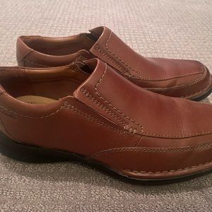 Clark's Kempton Free Tan Leather Loafers